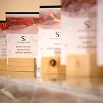 Soho Boutique Capuchinos & 호텔 4*